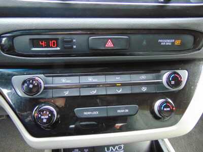 2015 Kia Sedona, $6995. Photo 8