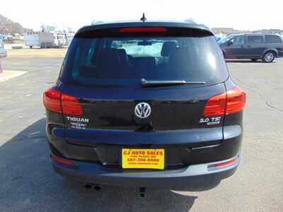 2012 Volkswagen Tiguan, $6495. Photo 3