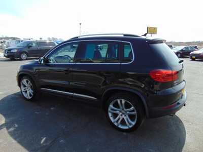 2012 Volkswagen Tiguan, $6495. Photo 4