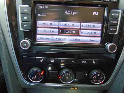 2014 Volkswagen Passat, $7995. Photo 8