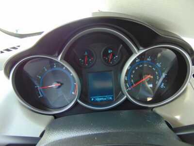 2013 Chevrolet Cruze, $5795. Photo 8