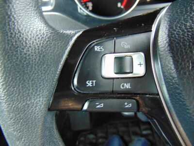 2015 Volkswagen Jetta, $8495. Photo 10
