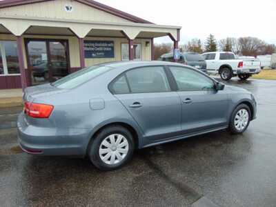 2015 Volkswagen Jetta, $8495. Photo 2