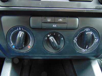 2015 Volkswagen Jetta, $8495. Photo 8