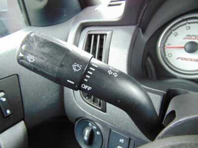 2011 Ford Focus, $5495. Photo 12