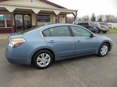 2010 Nissan Altima, $4795. Photo 2