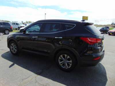 2016 Hyundai Santa Fe, $6995. Photo 4