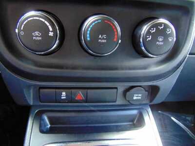 2016 Jeep Compass, $7495. Photo 8