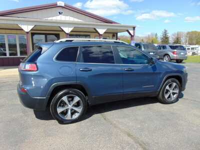 2020 Jeep Cherokee, $11995. Photo 2