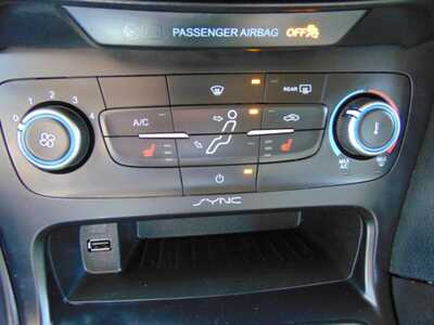 2018 Ford Focus, $8995. Photo 10