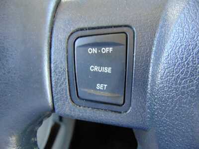 2006 Jeep Commander, $5995. Photo 11