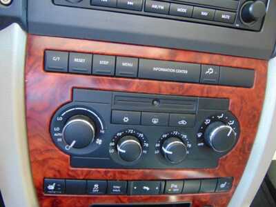 2006 Jeep Commander, $5995. Photo 9