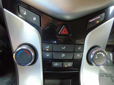 2011 Chevrolet Cruze, $3495. Photo 8