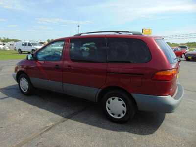 2000 Toyota Sienna, $2995. Photo 4