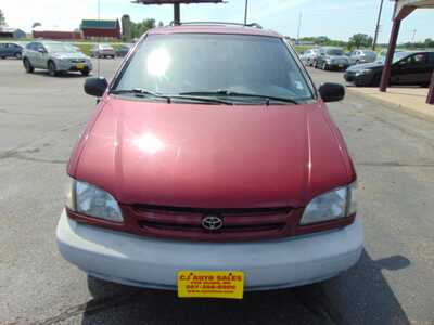 2000 Toyota Sienna, $2995. Photo 6
