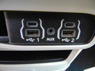 2021 Chrysler Voyager, $8995. Photo 12