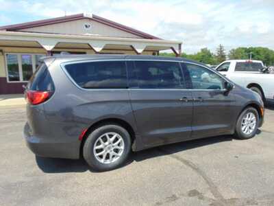 2021 Chrysler Voyager, $8995. Photo 2