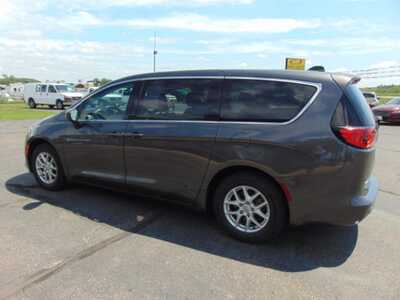 2021 Chrysler Voyager, $8995. Photo 4