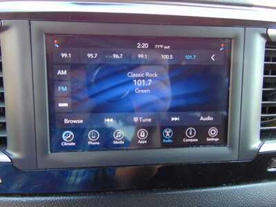 2021 Chrysler Voyager, $8995. Photo 7