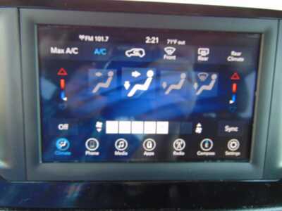 2021 Chrysler Voyager, $8995. Photo 8