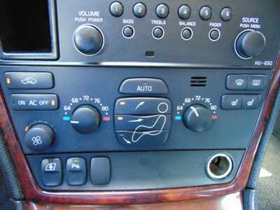 2007 Volvo XC70, $2995. Photo 8