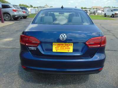 2013 Volkswagen Jetta, $2495. Photo 3