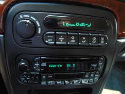 2002 Chrysler Concorde, $4495. Photo 8