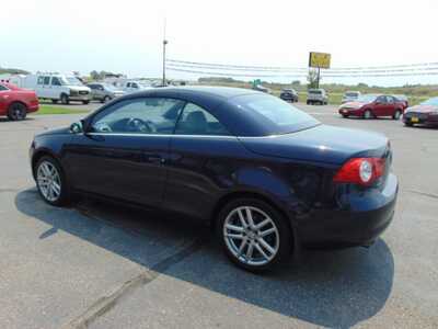 2008 Volkswagen Eos, $5995. Photo 4