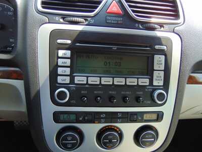2008 Volkswagen Eos, $5995. Photo 7