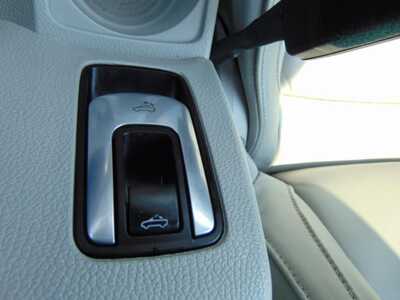 2008 Volkswagen Eos, $5995. Photo 9