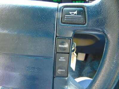 1990 Lincoln Continental, $4295. Photo 11
