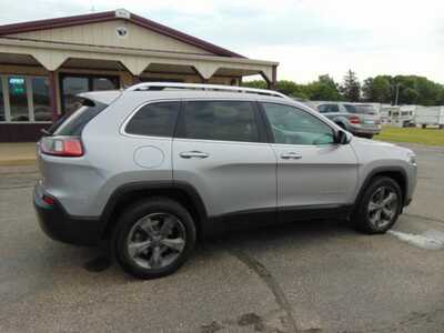 2019 Jeep Cherokee, $9995. Photo 2