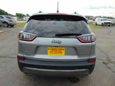 2019 Jeep Cherokee, $9995. Photo 3