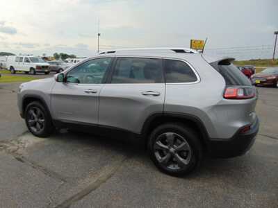 2019 Jeep Cherokee, $9995. Photo 4