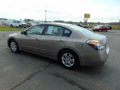 2011 Nissan Altima, $3995. Photo 4