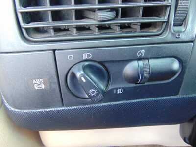 1999 Volkswagen Cabrio, $3995. Photo 11