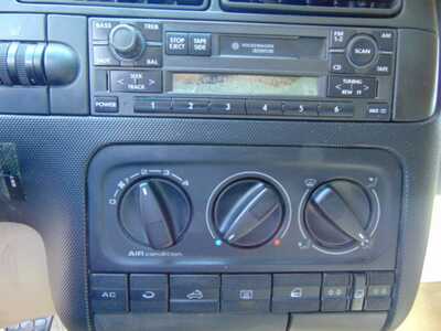 1999 Volkswagen Cabrio, $3995. Photo 7