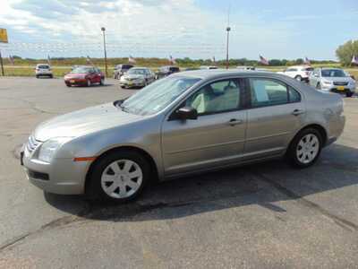 2009 Ford Fusion, $2995. Photo 5