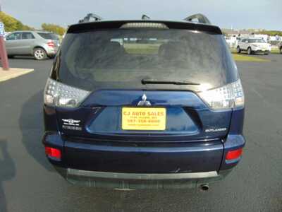 2011 Mitsubishi Outlander, $2995. Photo 3