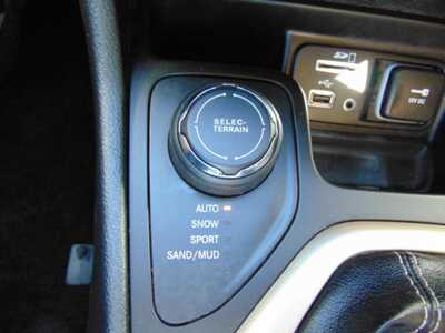 2017 Jeep Cherokee, $7995. Photo 12