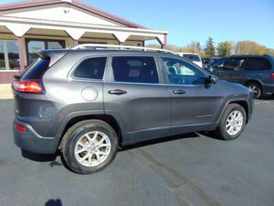2017 Jeep Cherokee, $7995. Photo 2