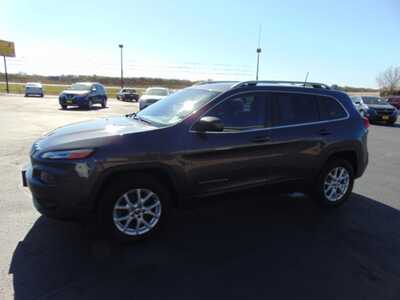 2017 Jeep Cherokee, $7995. Photo 5