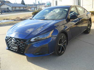 2023 Nissan Altima, $25800. Photo 5