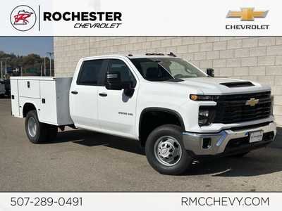 2024 Chevrolet 3500 Crew Cab, $69999.0. Photo 1