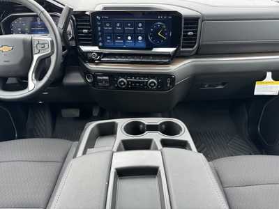 2025 Chevrolet 1500 Crew Cab, $51370.0. Photo 2
