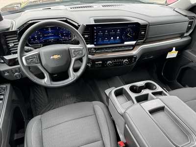 2025 Chevrolet 1500 Crew Cab, $51370.0. Photo 8