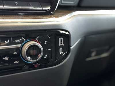2025 Chevrolet 1500 Crew Cab, $62999.0. Photo 11
