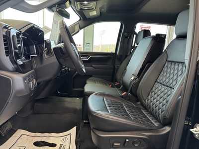 2025 Chevrolet 1500 Crew Cab, $62999.0. Photo 3