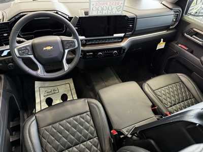 2025 Chevrolet 1500 Crew Cab, $62999.0. Photo 6