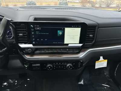 2025 Chevrolet 1500 Crew Cab, $48795. Photo 7